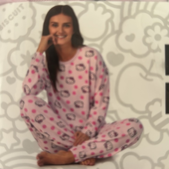 NWT Hello Kitty Women’s Pink Lounge Set - Picture 4 of 4
